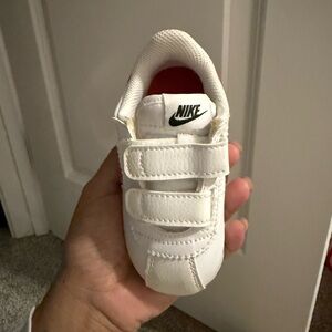 Nike Kids White Velcro Sneakers